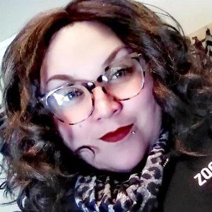 Meet your Posher, Leeann